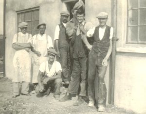 Group of workers from Simmonds (Builders)